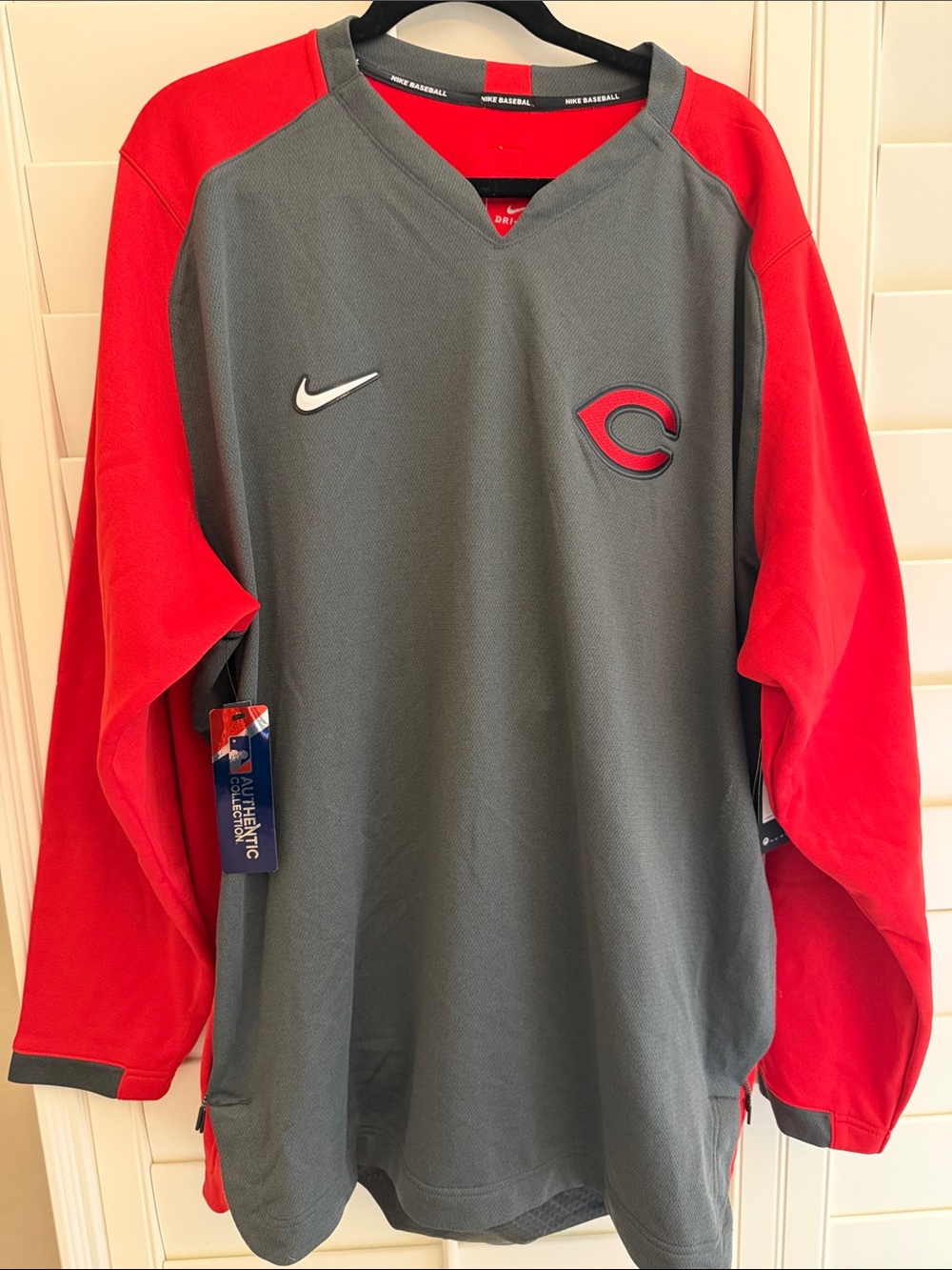 Nike Men’s Gray and Red Long-Sleeve Baseball Pullover Jersey